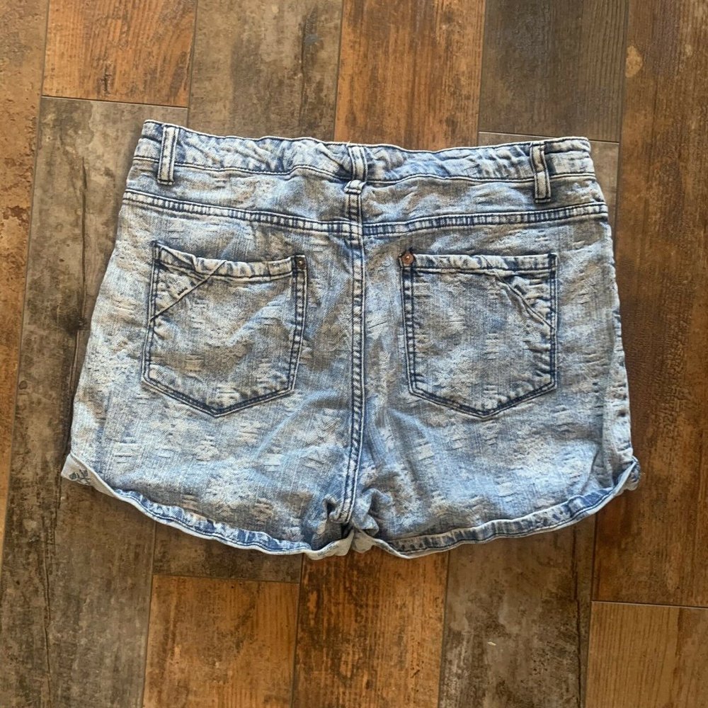 Mossimo High Rise Short Shorts, Blue Aztec - Picture 2 of 5